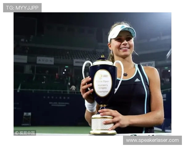 武汉羽毛球队在杯赛中的拼搏历程与荣耀时刻全景回顾 武汉羽毛球队在杯赛中的拼搏历程与荣耀时刻全景回顾