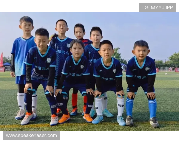 武汉足球明星齐心协力支持家乡发展展现团结力量