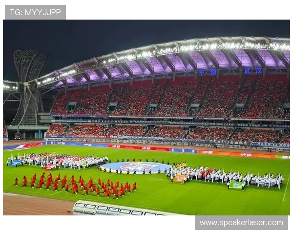 武汉足球明星见面会盛大举行球迷欢聚一堂共庆足球盛事 武汉足球明星见面会盛大举行球迷欢聚一堂共庆足球盛事